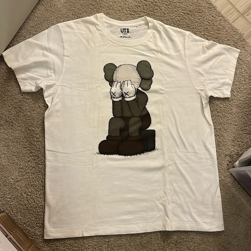 Uniqlo x Kaws T shirt